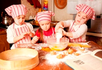 Niños cocinando